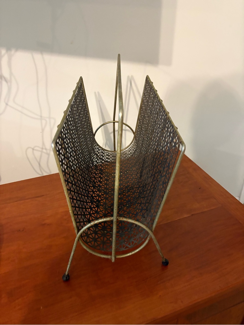 Vintage MCM Atomic Metal Mesh Magazine Rack Record Holder - Picture 3 of 9
